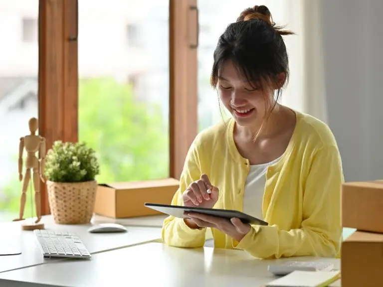 digitale produkte erfolgsgeschichten digitales Nebeneinkommen aufbauen passives Einkommen erfahrungen automatisierte Online-Umsätze planbares Online-Einkommen digitales Mini-Produkt erstellen Evergreen-Funnel bauen Verkaufsprozess automatisieren mini digital product-success stories full-time income streams digital product business, mini‑offer, passive income, evergreen funnel, online creator, side hustle Sofia writing newsletter – “Coach building business without social media”